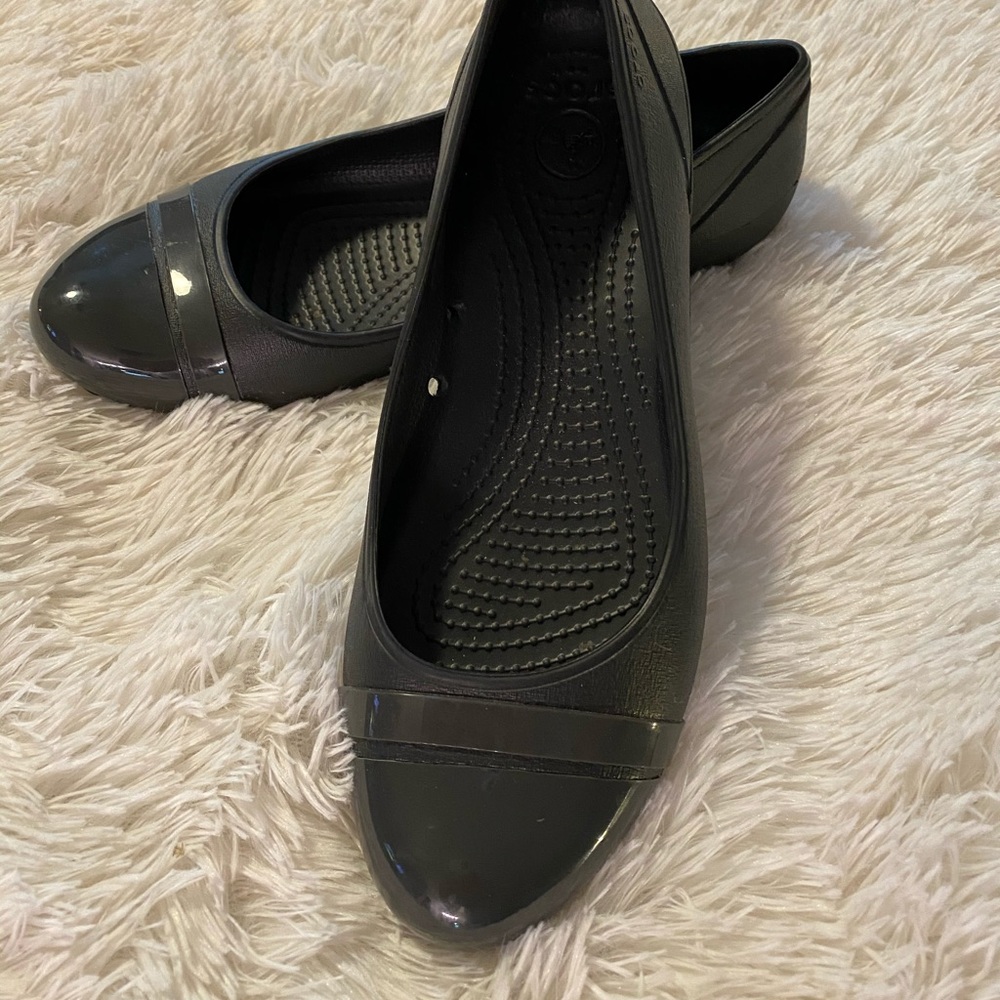 Crocs Dark Grey Flats Size 8